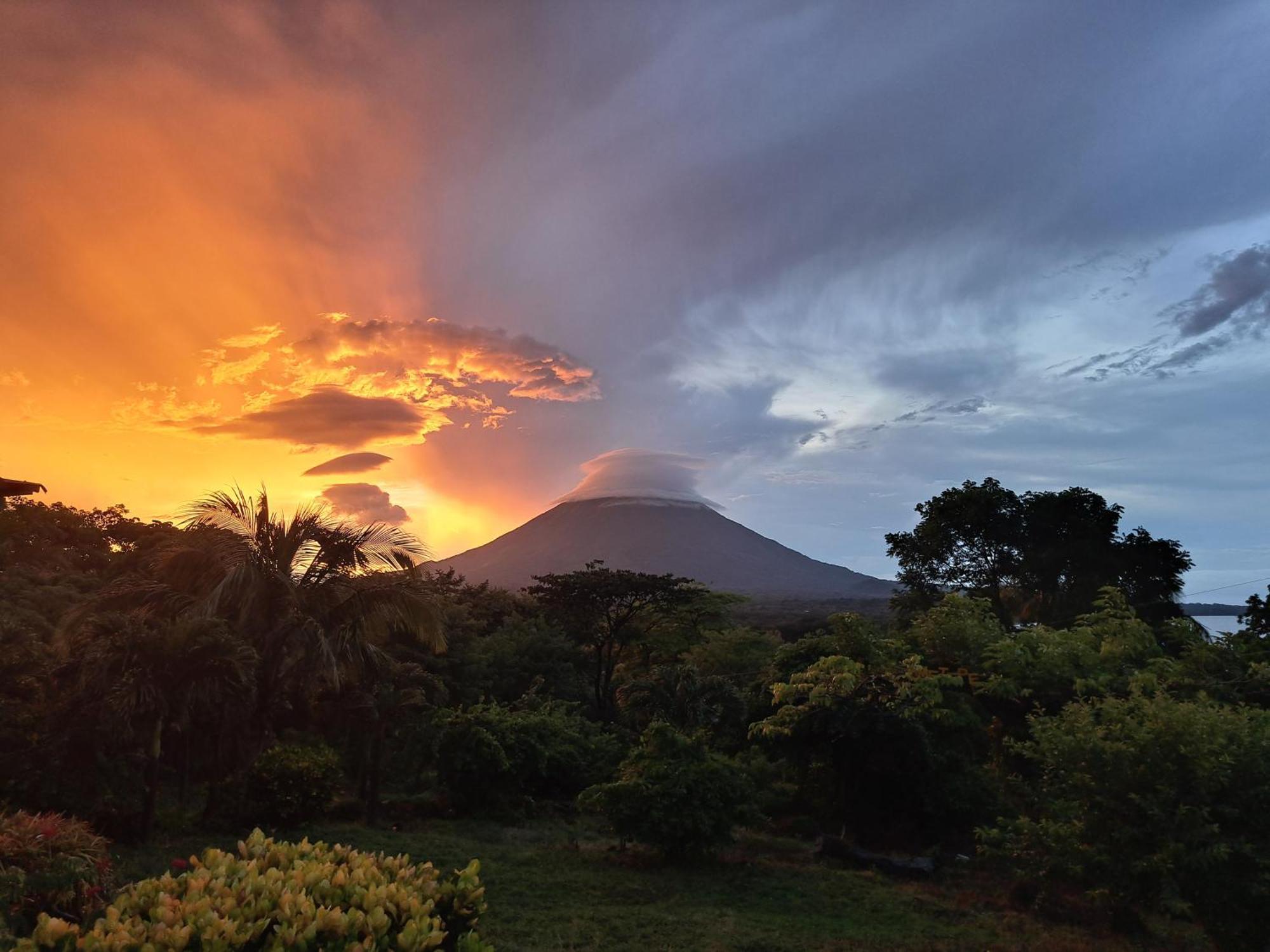 Hostel Santa Cruz Ometepe Altagracia Exterior photo